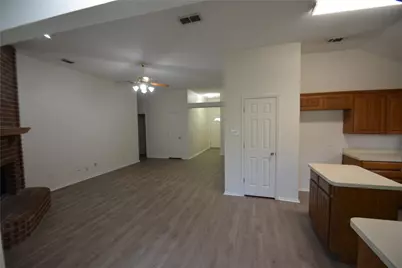 10212 Lone Eagle Court, Fort Worth, TX 76108 - Photo 4