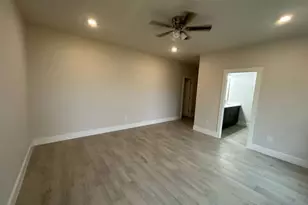 2215 Beverly Dr, Granbury, TX 76048 - Photo 12