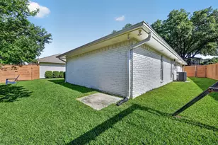 7230 Crooked Oak Dr, Dallas, TX 75248 - Photo 34