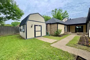 9931 Chimney Hill Ln, Dallas, TX 75243 - Photo 36