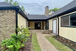 9931 Chimney Hill Ln, Dallas, TX 75243 - Photo 32