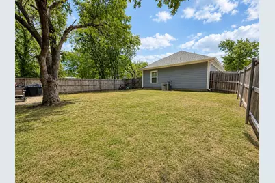 105 E 17th Avenue, Corsicana, TX 75110 - Photo 14