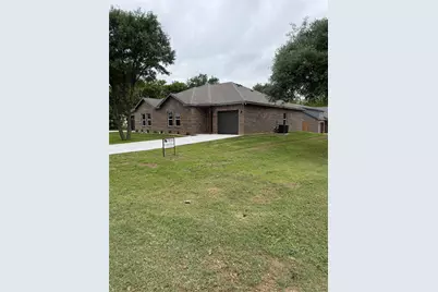 106 Woodard Avenue, Cleburne, TX 76033 - Photo 1