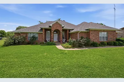 730 Kiowa Drive W, Lake Kiowa, TX 76240 - Photo 1