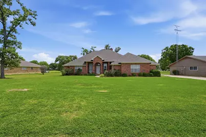 730 Kiowa Drive W, Lake Kiowa, TX 76240 - Photo 2