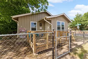 1041 S 14th St, Abilene, TX 79602 - Photo 4