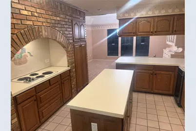 836 Lombardy Court, Fort Worth, TX 76112 - Photo 10
