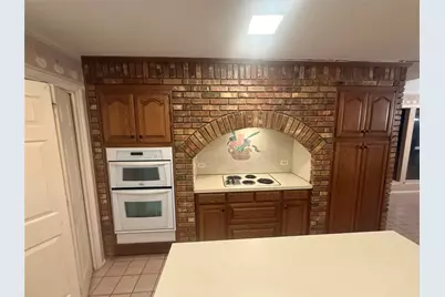 836 Lombardy Court, Fort Worth, TX 76112 - Photo 6