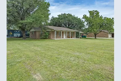 308 Oakwood Street, Chico, TX 76431 - Photo 4