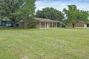 308 Oakwood St, Chico, TX 76431 - Photo 4