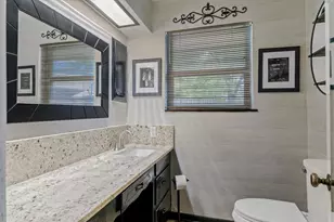 202 S Houston St, Edgewood, TX 75117 - Photo 32
