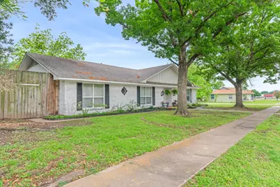 202 S Houston Street, Edgewood, TX 75117 - Photo 2