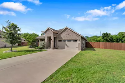 300 Clayton Street, Glenn Heights, TX 75154 - Photo 2