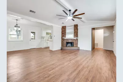 321 Campo Street, Grand Prairie, TX 75051 - Photo 2