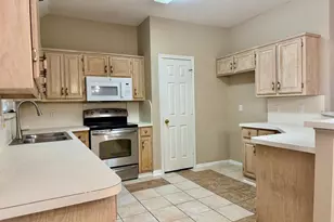 2151 Arbor Creek Dr, Carrollton, TX 75010 - Photo 6