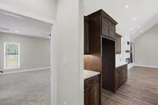 105 Carls Ct, Boyd, TX 76023 - Photo 8