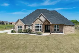 105 Carls Ct, Boyd, TX 76023 - Photo 2