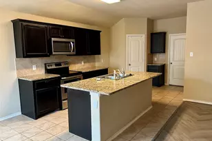 657 Cameron Wy, Azle, TX 76020 - Photo 2