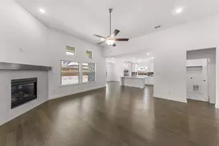700 Brazos Dr, Van Alstyne, TX 75495 - Photo 2