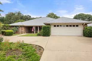3808 Fairway Dr, Granbury, TX 76049 - Photo 2