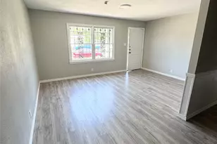 5636 Lester Granger Dr, Fort Worth, TX 76112 - Photo 4