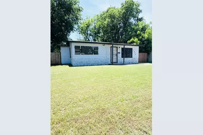 5636 Lester Granger Drive, Fort Worth, TX 76112 - Photo 2