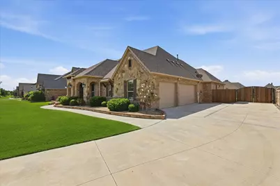 12956 Chisholm Ranch Drive, Fort Worth, TX 76052 - Photo 2