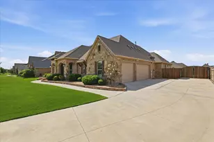 12956 Chisholm Rnch Dr, Fort Worth, TX 76052 - Photo 2