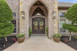 2810 French Kingston Ct, Granbury, TX 76049 - Photo 4