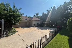 2201 Austin Waters, Carrollton, TX 75010 - Photo 32