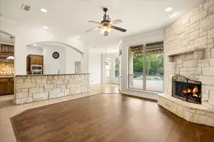 2009 Wigeon St, Granbury, TX 76049 - Photo 8
