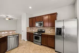 2833 Houston Wood Dr, Fort Worth, TX 76244 - Photo 6