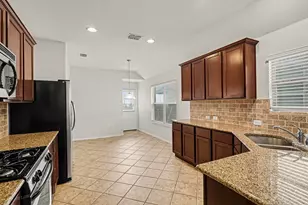2833 Houston Wood Dr, Fort Worth, TX 76244 - Photo 8