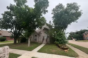 2100 Larkspur St, Flower Mound, TX 75028 - Photo 2
