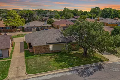 2319 Indigo Lane, Arlington, TX 76015 - Photo 2