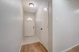2319 Indigo Ln, Arlington, TX 76015 - Photo 4