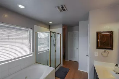 2812 N Hampton Drive, Grand Prairie, TX 75052 - Photo 16