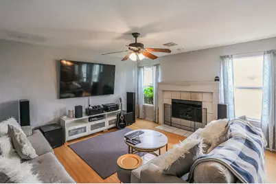 2812 N Hampton Drive, Grand Prairie, TX 75052 - Photo 12