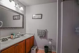 2812 N Hampton Dr, Grand Prairie, TX 75052 - Photo 20