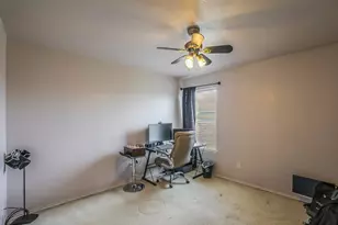 2812 N Hampton Dr, Grand Prairie, TX 75052 - Photo 18