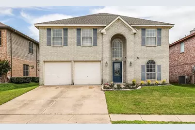 2812 N Hampton Drive, Grand Prairie, TX 75052 - Photo 1