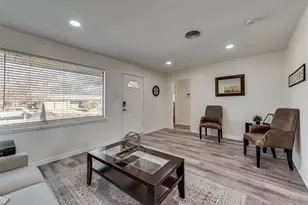 2000 Melissa St, Arlington, TX 76010 - Photo 10