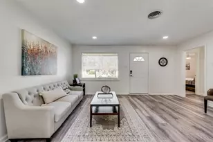2000 Melissa St, Arlington, TX 76010 - Photo 8