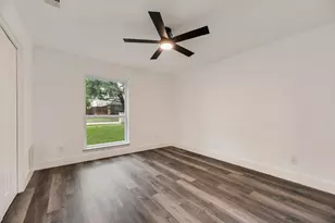 2100 Antibes Dr, Carrollton, TX 75006 - Photo 14