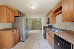 323 Texas St, Pottsboro, TX 75076 - Photo 6