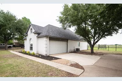 1393 W Alamosa Drive, Talty, TX 75160 - Photo 4