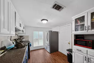 319 McArthur St, Athens, TX 75751 - Photo 6