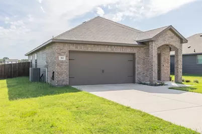 301 Pearl Street, Cleburne, TX 76031 - Photo 2