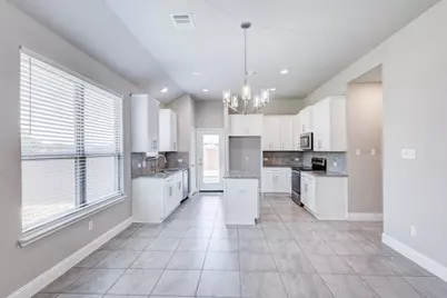 301 Pearl Street, Cleburne, TX 76031 - Photo 6