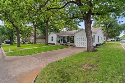 119 W Akard Street, Weatherford, TX 76086 - Photo 1